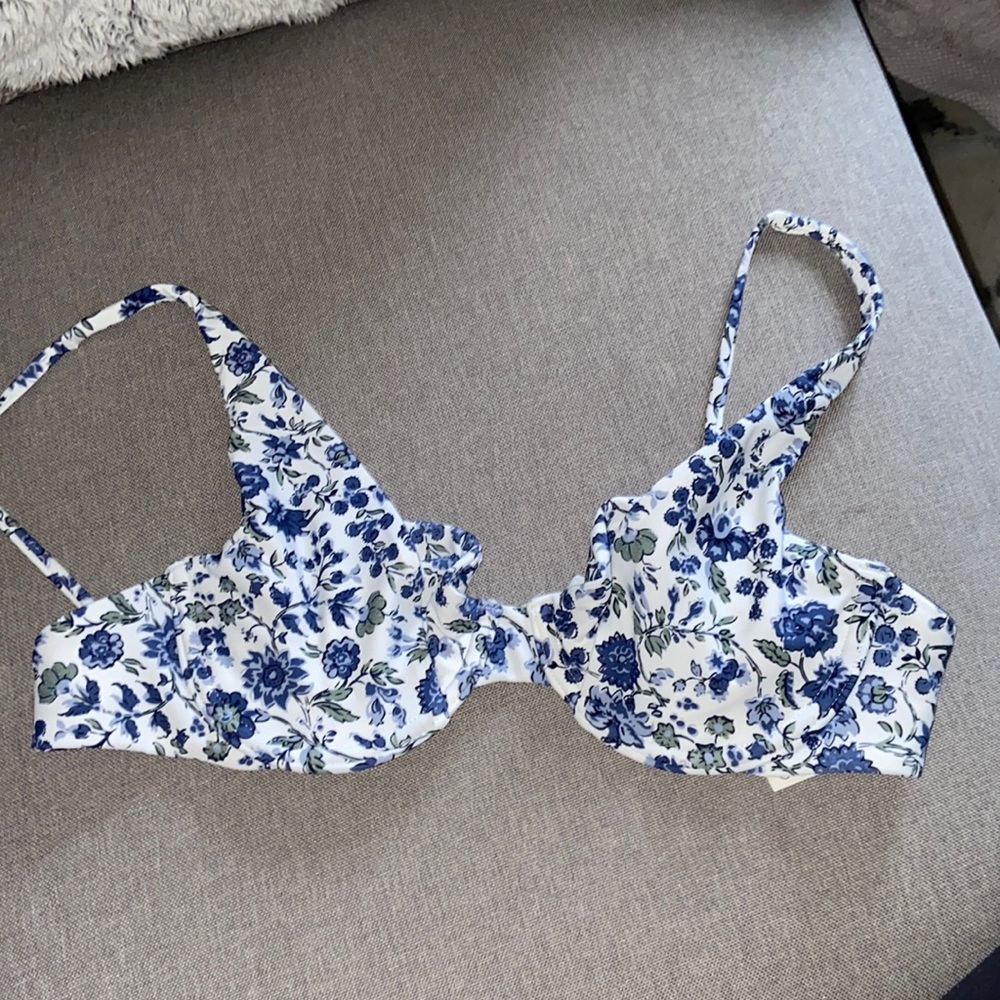 Blue floral bikini top